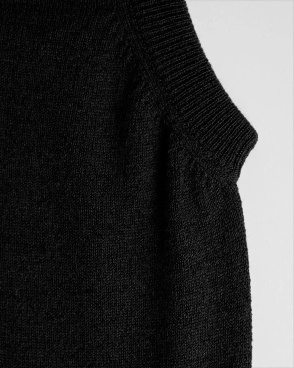Black V-Neck Cashmere Slipover