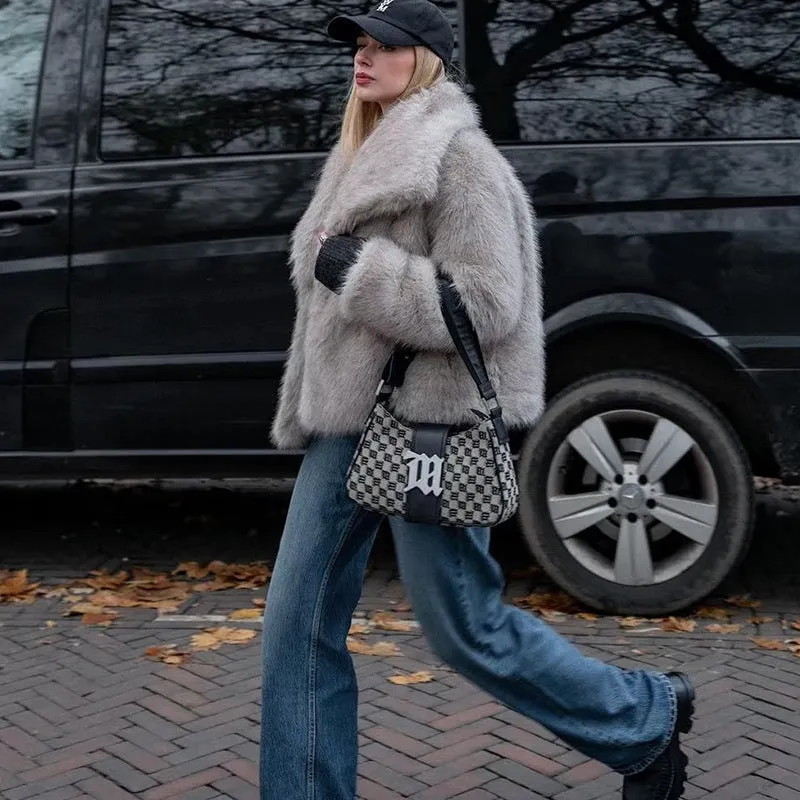 Elegant short imitation fur coat